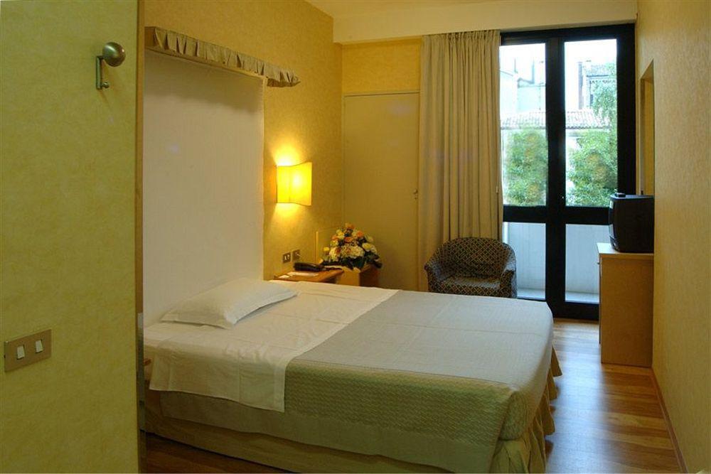 Hotel Bisanzio Ravenna Esterno foto